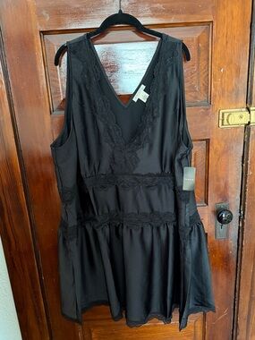 Black Lace-Trim V-Neck Sleeveless Dress